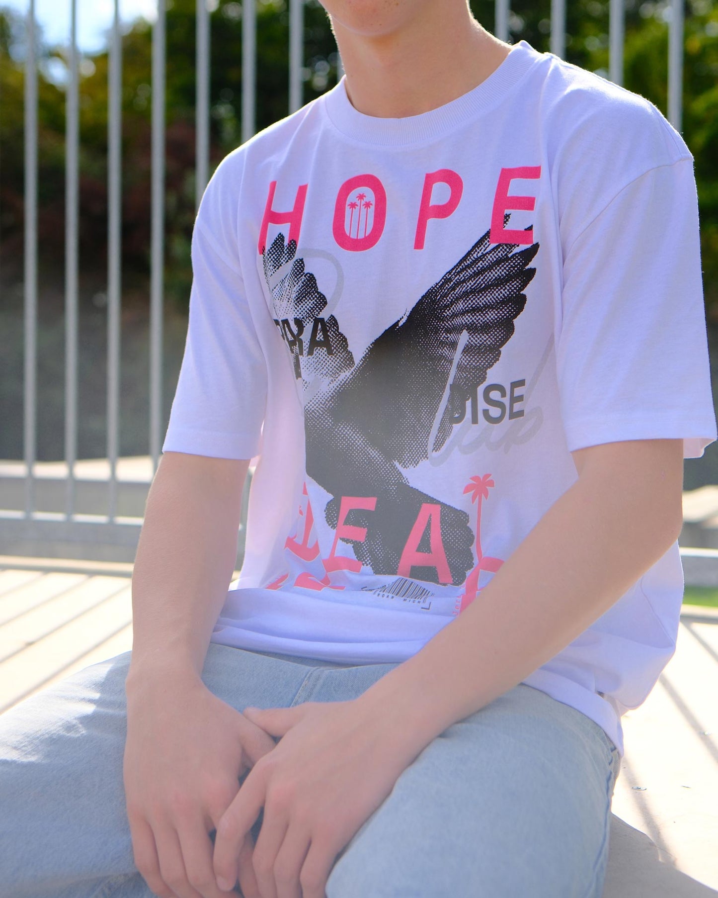 HOPE DEALER Oversized Tee aus Bio-Baumwolle - White & Mauve Frontprint